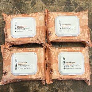 NEW bundle of 4 packs Honest makeup remover (30 sheets each) all skin types
